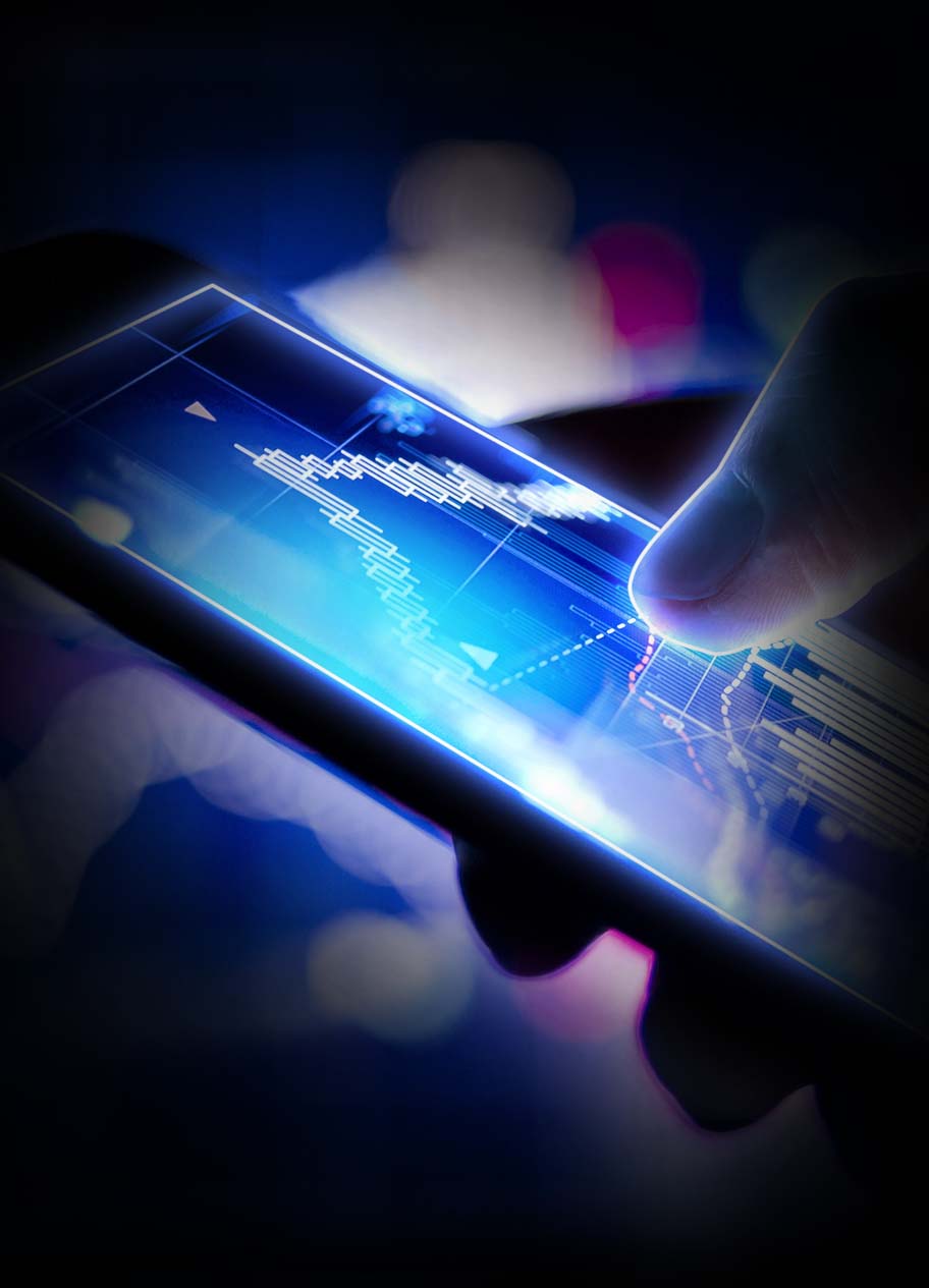 phone in hand with statistics blue 2022-01 v2